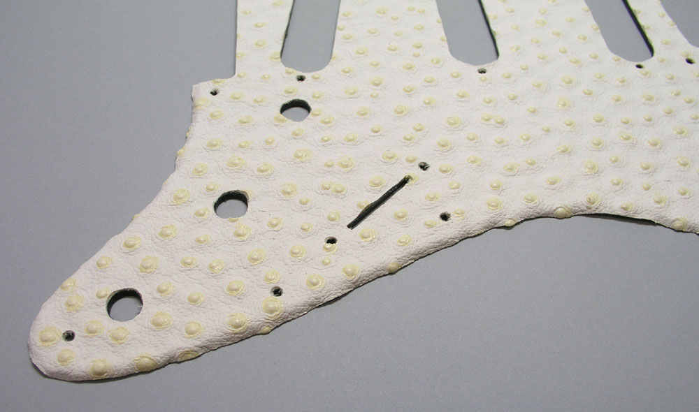 Pickguard für Strat, Standard SSS, Ostrich White